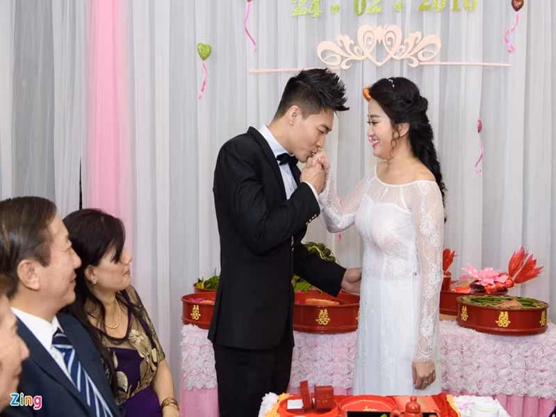 Dù không phải "gu" của nhau, tìm hiểu chỉ trong 6 tháng, Quốc Cơ và Hồng Phượng vẫn quyết định kết hôn. Ảnh: Zing