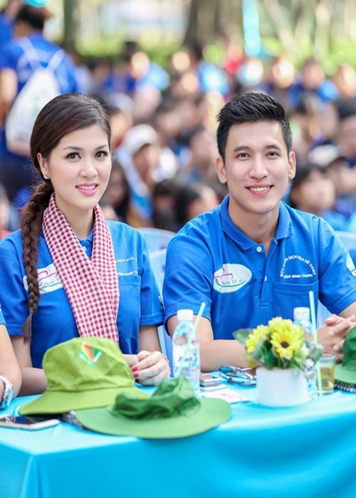 Tháng 1/2016, Oanh Yến chia sẻ trên Dân Việt, cô đã chia tay Hải Quân. Phía doanh nhân Hải Quân cho biết, anh tôn trọng Oanh Yến và luôn mong cô hạnh phúc nên sau tất cả, anh quyết định trở thành bạn tốt của cô. Ảnh: Dân Việt