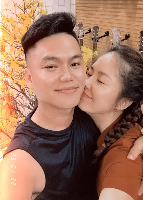 Trung Kiên được biết đến là người chồng rất tâm lý.