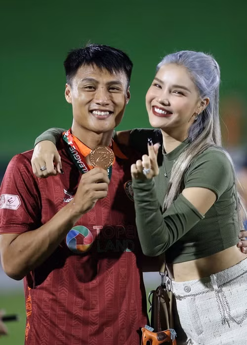 Trong cuộc phỏng vấn với Dân Việt năm 2022, Kỳ Hân tiết lộ, vợ chồng cô có kế hoạch sinh thêm con bởi rất thích con gái.