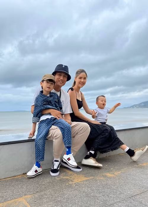 Cựu người mẫu Kỳ Hân hiện tại không còn là người phụ nữ nông nổi ngày nào mà là bà mẹ hai con điềm tĩnh.