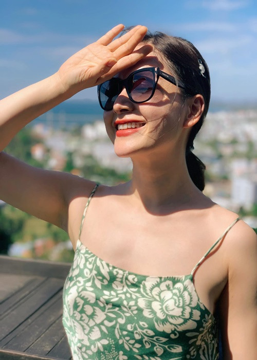 Bí quyết giữ dáng của Lan Phương là ăn uống điều độ, uống nước nhiều và chăm chỉ làm việc nhà.