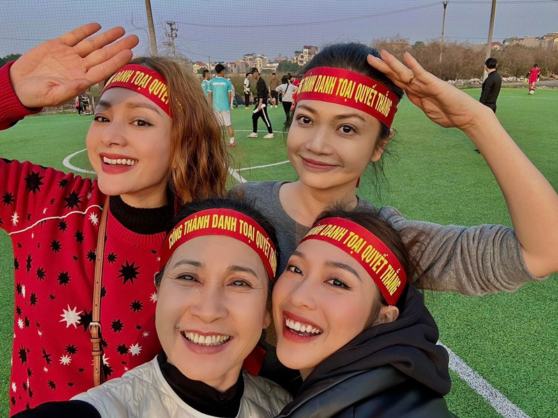 Do sac 3 nang dau trong phim noi song “Dung lam me cau”