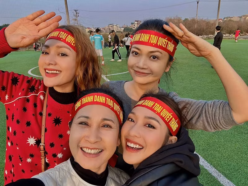 Do sac 3 nang dau trong phim noi song “Dung lam me cau”