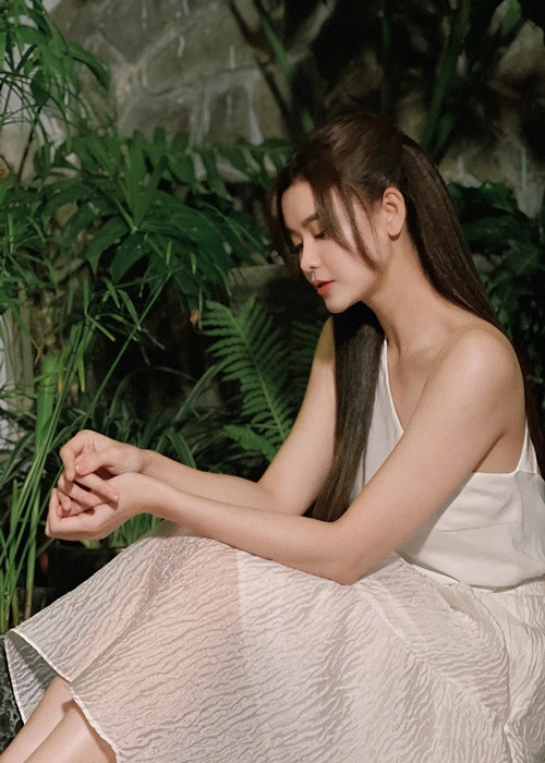 Mới đây, Trương Quỳnh Anh tâm sự, cô đã gặp quá nhiều vấn đề tình cảm nên bản thân đang cần thời gian để có thể chữa lành tổn thương trong trái tim của mình. Ảnh: FBNV