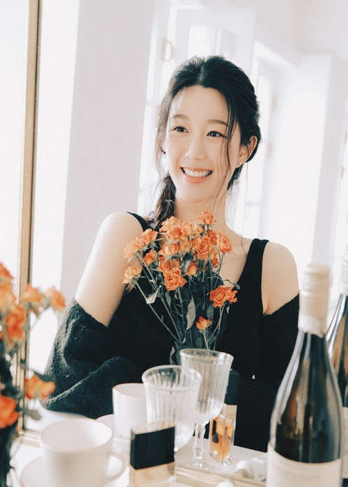 "Tôi quyết định dành phần còn lại của cuộc đời mình với Da In, người tôi yêu không phải với tư cách một cặp đôi hẹn hò mà là một cặp đã kết hôn", Lee Seung Gi viết. Ảnh: Instagram