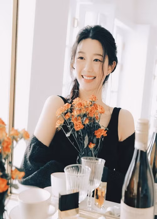 "Tôi quyết định dành phần còn lại của cuộc đời mình với Da In, người tôi yêu không phải với tư cách một cặp đôi hẹn hò mà là một cặp đã kết hôn", Lee Seung Gi viết. Ảnh: Instagram