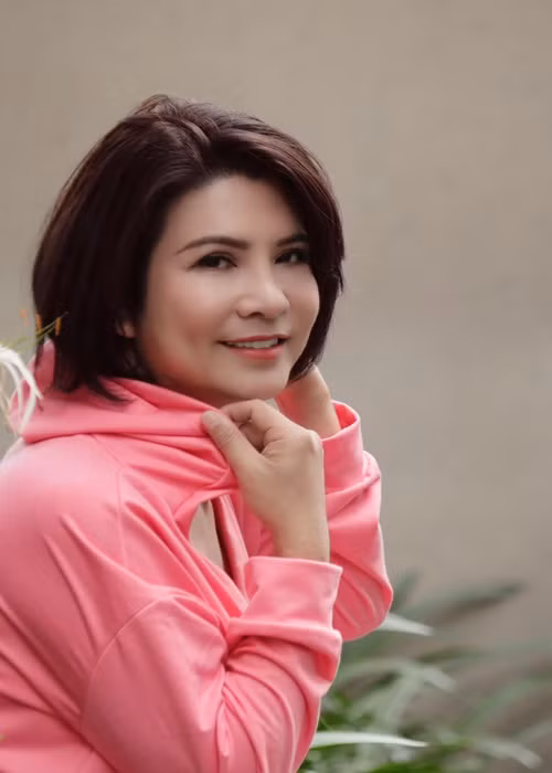 Đầu năm 2023, đạo diễn Ngọc Hùng công khai phẫu thuật chuyển giới thành nữ. Mới đây, Ngọc Hùng nhắn nhủ mọi người về cách xưng hô. Ảnh: FBNV