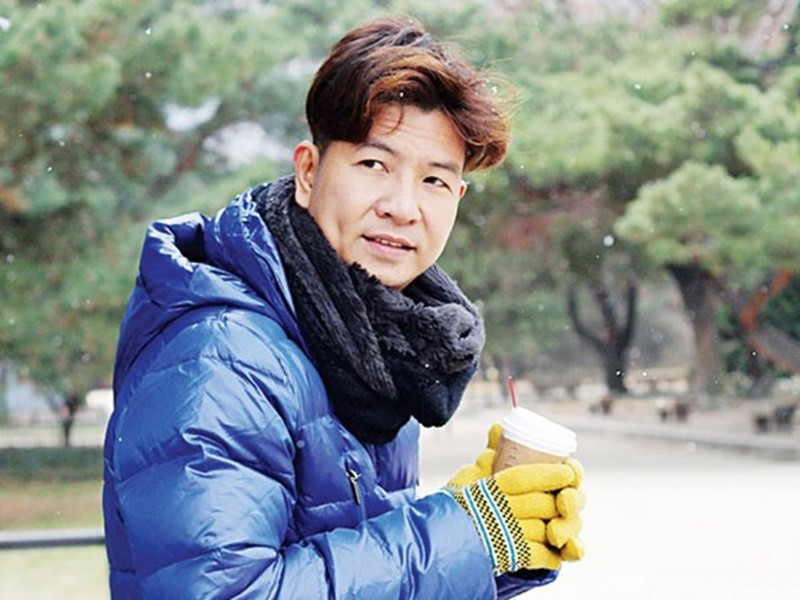 Đạo diễn Ngọc Hùng dàn dựng những vở kịch được công chúng đón nhận như: “Chuyện tình Bangkok”, “Chuyện hai chàng”, “Hồn anh xác em”, “Thâm cung nội chiến”, “Bao giờ mẹ lấy chồng”, “Mẹ chồng rắc rối”. Ảnh: Sài Gòn Giải Phóng Online