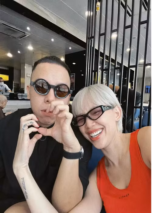 Theo Tóc Tiên, thực ra ông xã cằn nhằn khi vợ mặc đồ hở hang nhưng sau đó thì mặc kệ vì không làm được gì hết. Ảnh: Vietnamnet