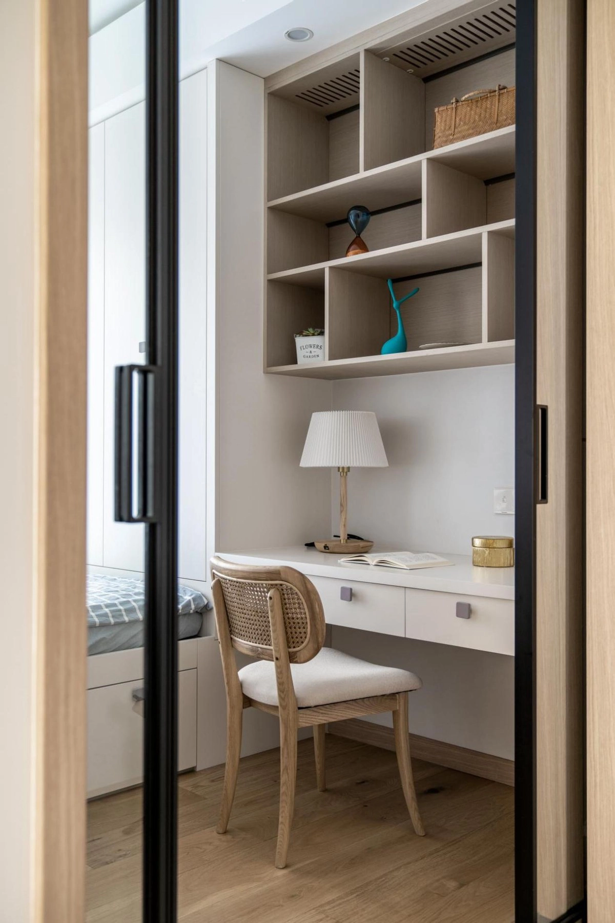 Nữ chủ nhân căn hộ cũng rất quan tâm đến khả năng cách âm tại phòng của bé. Gia chủ muốn đảm bảo có được không gian yên tĩnh nhất để các bé tập trung học tập.