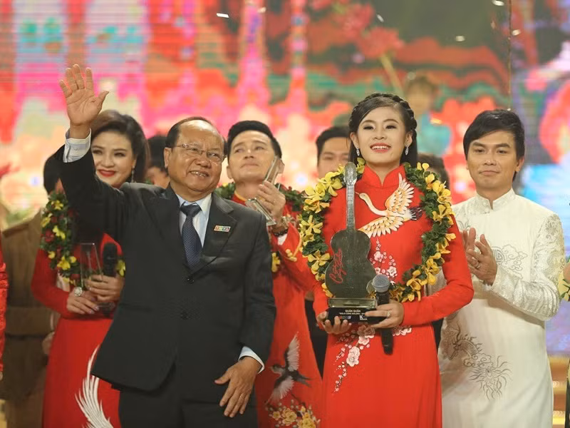 Năm 14 tuổi, Quỳnh Như đoạt giải quán quân Solo cùng Bolero. Ảnh: FBNV