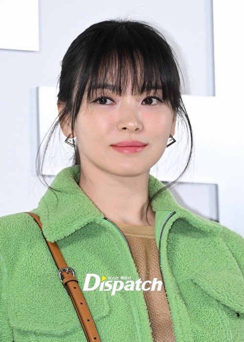 Vợ cũ Song Joong Ki được khen tươi trẻ ở tuổi 42. Ảnh: Dispatch