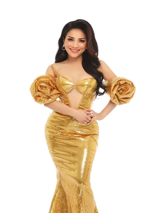 Hồng Ngọc giữ được vóc dáng thon gọn dù 3 lần sinh nở.