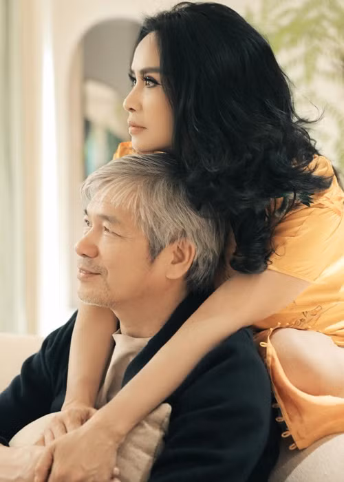 Các con riêng của cặp đôi này khá thân thiết.