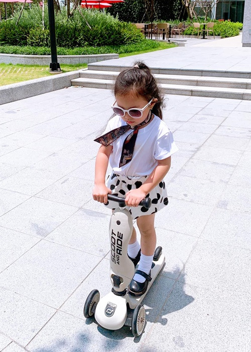 Nữ người mẫu từng chia sẻ, bố của bé Sophia hỗ trợ về mặt tài chính để cô nuôi con gái chung của hai người.