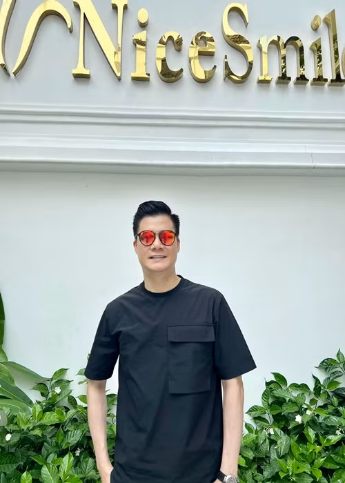 Ngoài căn bệnh mất ngủ, Quang Dũng còn chia sẻ, anh không tủi thân khi không có tình yêu bởi gia đình, bạn bè, tri kỷ làm anh cảm thấy ấm áp, đủ đầy. Ảnh: FBNV