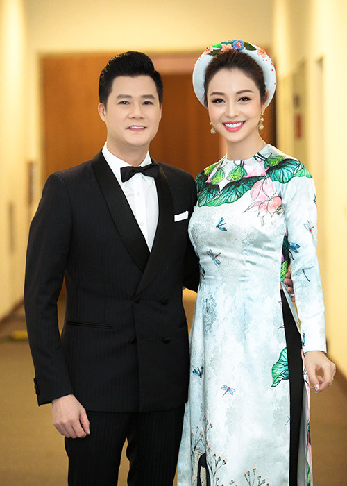 Quang Dũng hiện tại vẫn giữ mối quan hệ tốt đẹp với vợ cũ Jennifer Phạm. Cả hai thường xuyên liên lạc để chia sẻ mọi chuyện của con trai chung, từ chuyện con thích gì đến con sẽ học thêm môn gì. Ảnh: Hải Bá