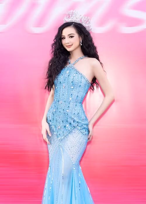 Cuoc song nhieu thay doi sau khi noi tieng cua HH Bao Ngoc