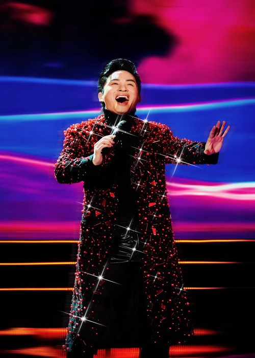 Bà xã Tùng Dương là nhà đồng sản xuất, đồng sáng tạo trong các sản phẩm của chồng. Ảnh: FBNV