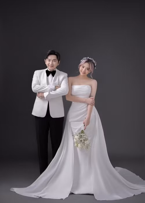 Trên trang cá nhân, Bằng Cường - Bảo Anh vừa chia sẻ thêm ảnh cưới.