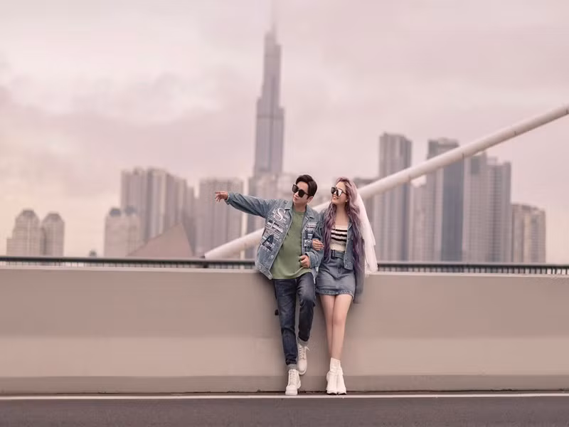 Ngoài bộ ảnh trong studio, Bằng Cường và Bảo Anh còn thực hiện bộ ảnh cưới ngoài trời.