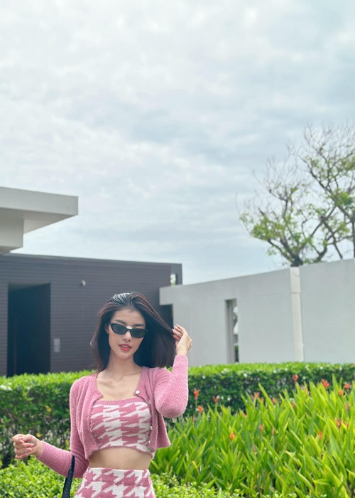 Mới đây, Kiều Loan tiếp tục lộ gương mặt khác lạ. Ảnh: FBNV