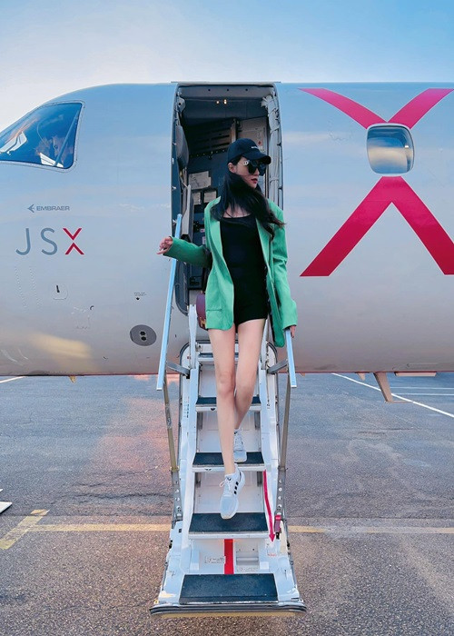 Tình duyên của Hương Giang khá lận đận. Người đẹp độc thân sau hai cuộc tình công khai với Matt Liu và Criss Lai.