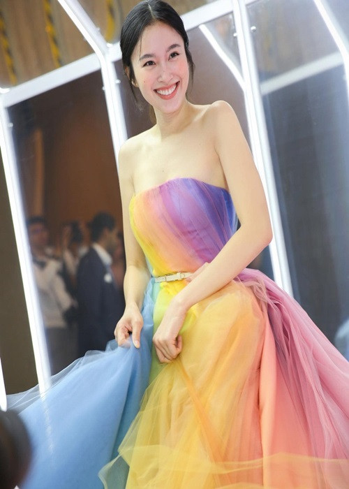 Nong Poy và chồng sắp cưới công khai hẹn hò vào năm 2022.