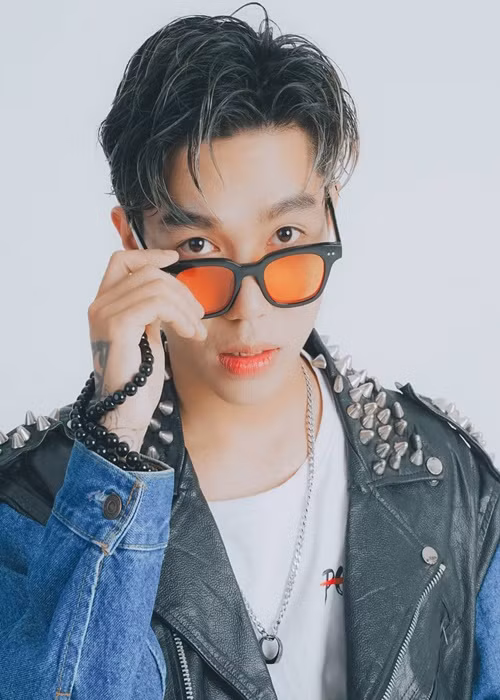 Nega tên thật là Nguyễn Đỗ Quốc Khanh, đến từ Hà Nội. Trên trang cá nhân, anh giới thiệu bản thân từng học tại Đại học Sân khấu - Điện ảnh Hà Nội. Ảnh: FBNV