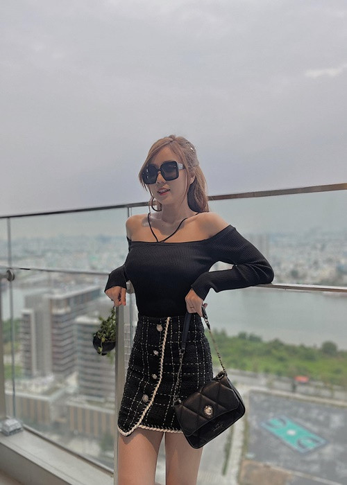 Nhan sắc trẻ trung, gợi cảm của Bảo Ngọc khiến ít người nghĩ rằng cô từng 2 lần sinh nở.