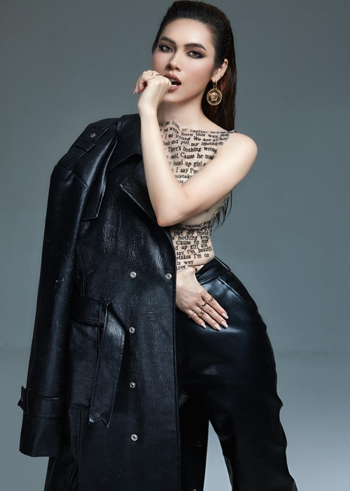 Năm 2022, khi Phillip thông báo sẽ kết hôn với Linh Rin, Hoàng My đăng tải status chúc mừng tình cũ. Nàng á hậu viết: "I'm so happy for you. Best wishes on your wonderful journey, as you build your new lives together. May the love you share today grow stronger as you grow old together. Happy marriage" (Tạm dịch: Em rất mừng cho anh. Em muốn gửi những lời chúc tốt đẹp nhất cho anh, khi anh xây dựng cuộc sống mới. Chúc cho tình yêu của anh ngày càng thăng hoa. Chúc mừng đám cưới của anh nhé!). Ảnh: FBNV