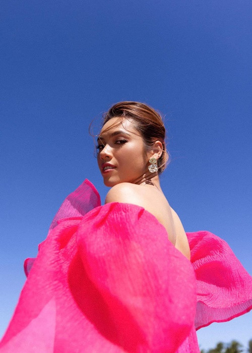 Về danh tính người yêu ở Israel, cô giấu kín. “Kinh nghiệm một lần yêu bị soi mói đến tận 10 năm trời quá sợ rồi. My sợ người ta nói mình trải qua một chục mối tình. Nếu quyết định kết hôn thì My mới công khai, hiện tại chưa chốt đơn thì chưa công khai”, Hoàng My chia sẻ. Ảnh: FBNV