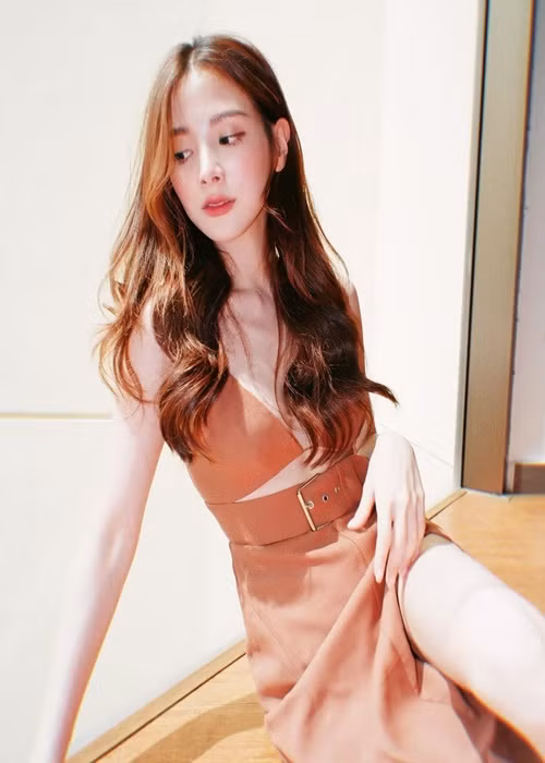 Mỹ nhân Thái Lan từng hẹn hò diễn viên Top Jaron.