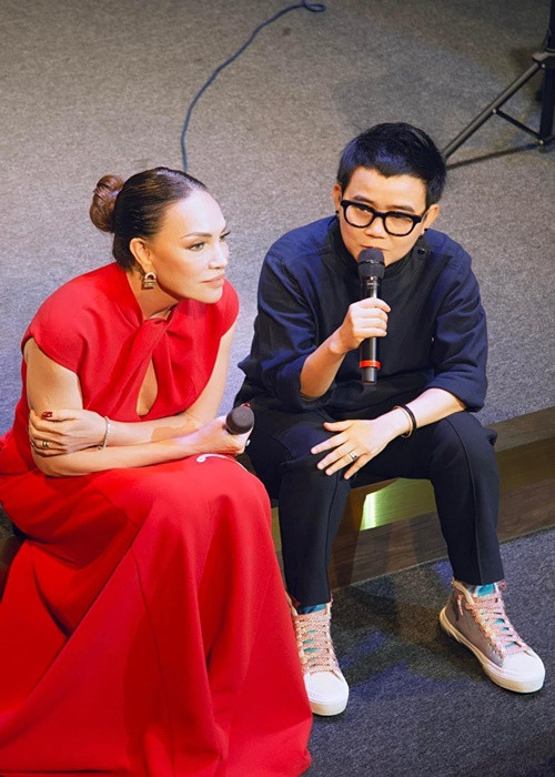 Phương Uyên thường xuyên đi theo chăm sóc Thanh Hà trong những sự kiện giải trí. Ảnh: FBNV