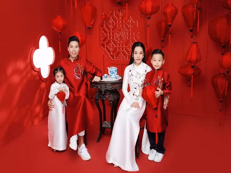 Quốc Nghiệp kết hôn với nữ ca sĩ Ngọc Mai. Cặp đôi có hai người con: Hùng Tâm (sinh năm 2016) và Tâm An (sinh năm 2018).