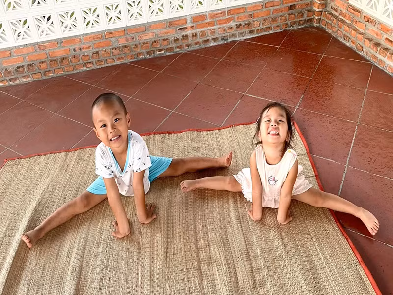 Hùng Tâm và Tâm An thể hiện khả năng xoạc ngang.