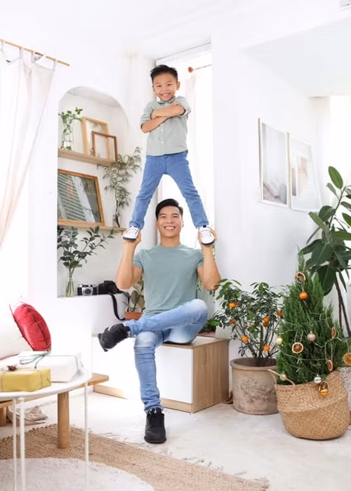 Con trai Quốc Nghiệp rất dạn dĩ khi diễn xiếc bởi cậu nhóc đã biểu diễn cùng ba rất nhiều lần.