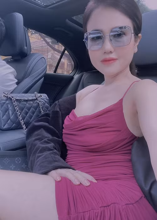 Ngọc Bích tiết lộ, vợ chồng cô phải có thu nhập hơn 500 triệu đồng mỗi tháng để đủ chi tiêu.