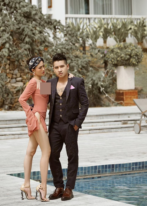 Năm 2020, Ngọc Bích được Tiêu Quang tặng nhẫn kim cương trong ngày sinh nhật.