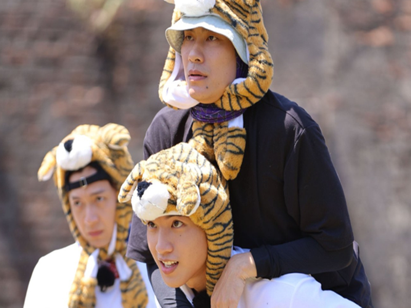 Năm 2022, HIEUTHUHAI tham gia chương trình “2 ngày 1 đêm” cùng Trường Giang, Ngô Kiến Huy, Lê Dương Bảo Lâm, Kiều Minh Tuấn và Cris Phan. Ảnh: Tiền Phong