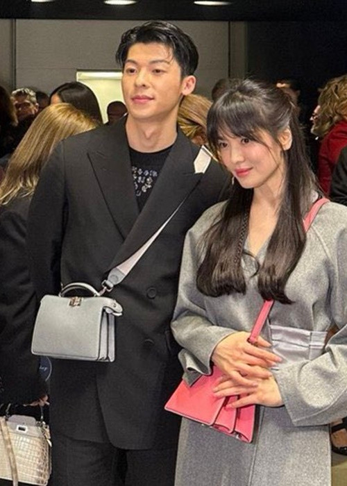 Hình ảnh Song Hye Kyo bên Hứa Quang Hán - nam diễn viên sinh năm 1990 người Trung Quốc gây sốt mạng xã hội. Ảnh: Fanpage