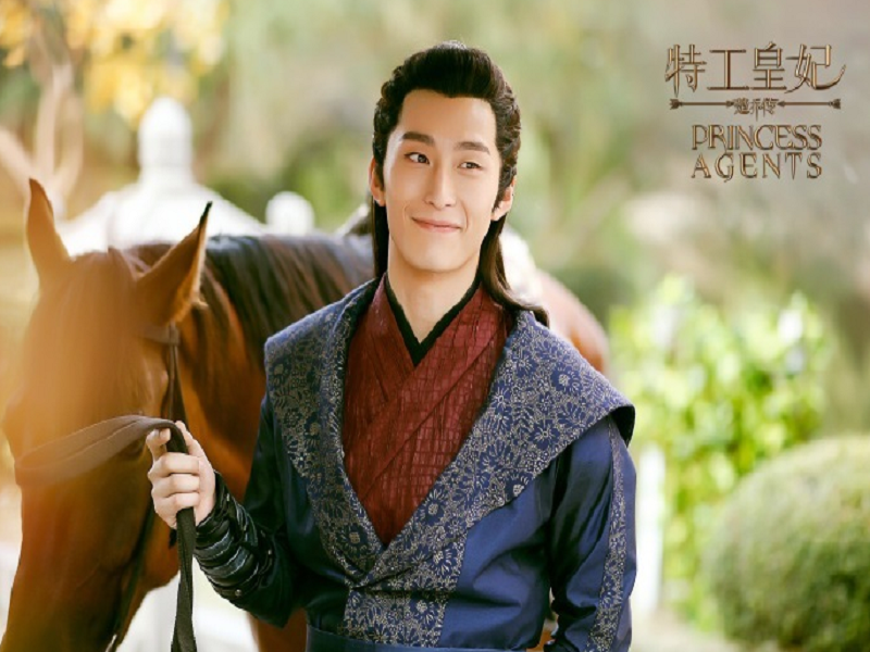 Năm 2017, Đậu Kiên đóng vai phụ phim “Sở Kiều truyện” nhưng vai diễn của anh được yêu thích không kém 2 diễn viên chính Triệu Lệ Dĩnh và Lâm Canh Tân. Ảnh: Vietnamnet