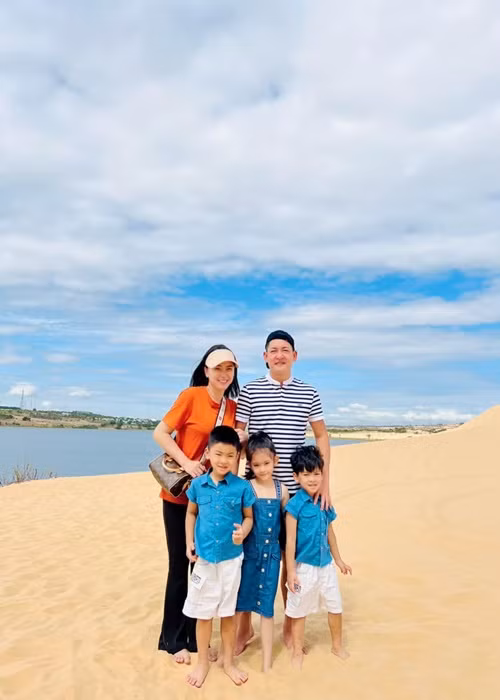 Thành Đạt và Hải Băng hiện tại có ba người con chung: 2 trai, 1 gái.