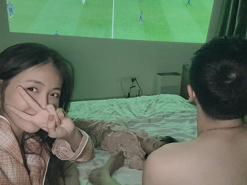 Khi quay lại với Trương Mỹ Nhân, Phí Ngọc Hưng cảm thấy niềm vui lớn nhất là nhìn thấy cô và con gái cười mỗi ngày.