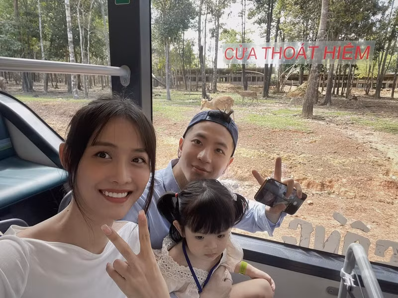 "Hy vọng ở thời gian gần nhất anh sẽ mặc được cho em chiếc váy cô dâu và gọi em là vợ", bạn trai của Trương Mỹ Nhân chia sẻ trong chương trình.