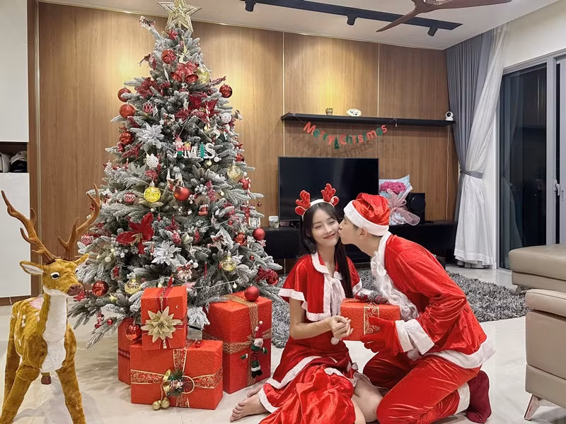 Trương Mỹ Nhân được cầu hôn vào tháng 1/2023 trong một chương trình.