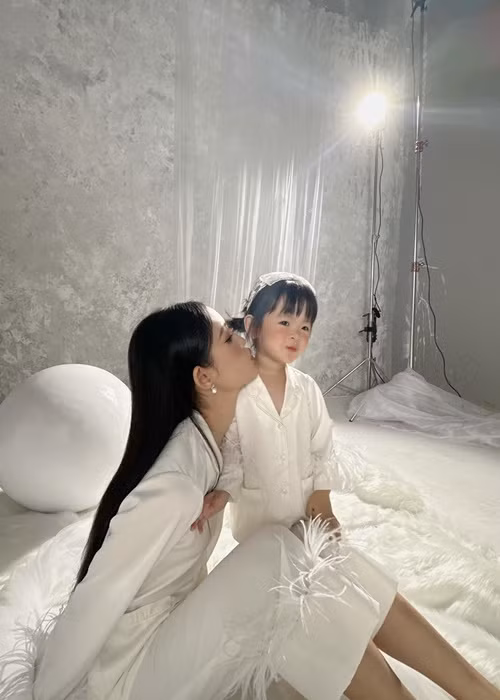 Trương Mỹ Nhân vốn khó có con bởi cô mắc hội chứng đa nang buồng trứng.