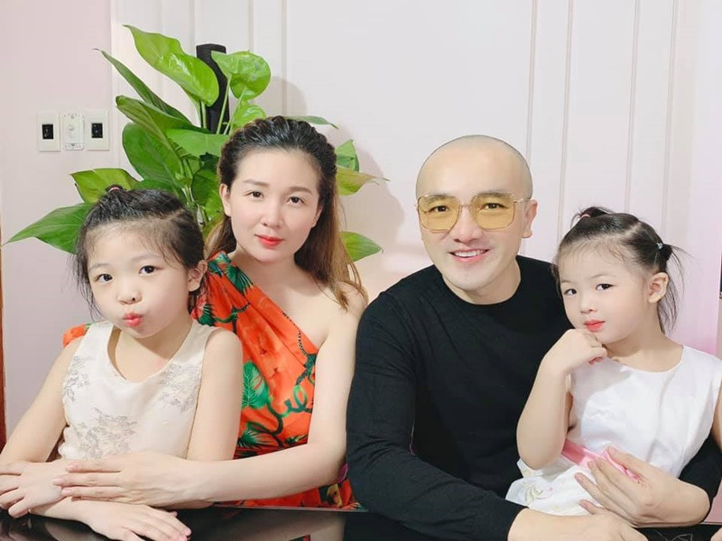 Dương Ngọc Thái và Triệu Ái Vy có ba người con chung: 2 gái, 1 trai.