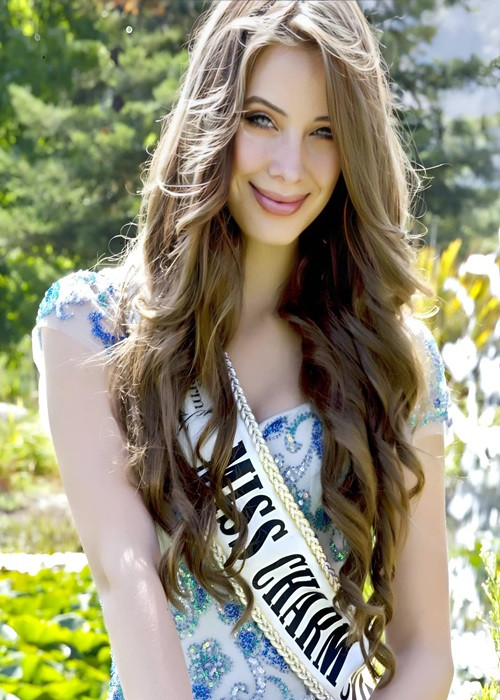 Anahi Hormazabal Garay - đại diện Chile cũng là đối thủ đáng gờm của Thanh Thanh Huyền. Ảnh: Miss Charm